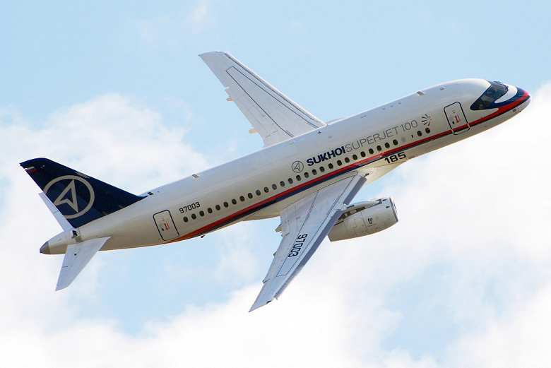 В 2022 году в России построили 10 авиалайнеров SSJ-100