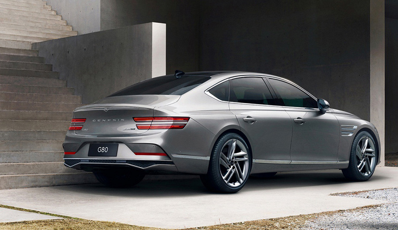 Премиум-Hyundai с 2,5-литровым мотором на 304 л.с., 8-ступенчатым «автоматом», полным приводом и интеллектуальной подвеской. Представлен Genesis G80 2026